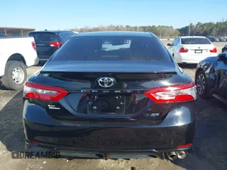 2018 Toyota Camry LE z VIN 4T1B11HK4JU151656, wystawiony jako IAAI lot #41524694 z przebiegiem 52 581 mil mil oraz . Historia ofert i sprzedaży dostępna na DreamBid. Obrazek 16.