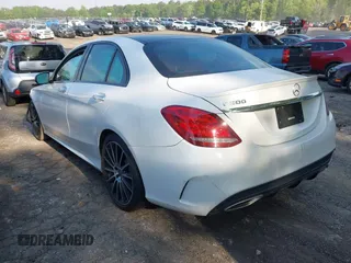 2017 Mercedes-Benz C 300 z VIN 55SWF4JB1HU222011, wystawiony jako IAAI lot #42050661 z przebiegiem 59 790 mil mil oraz . Historia ofert i sprzedaży dostępna na DreamBid. Obrazek 3.