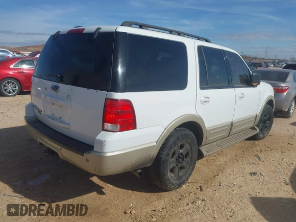 2005 Ford Expedition Eddie Bauer with VIN 1FMFU18585LA97745, listed as a IAAI auction lot 41275947 with 300,487 mi miles. Bid and sale history available at carsss.com. Image 4.