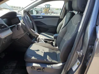 2024 Volkswagen Taos SE z VIN 3VVSX7B20RM012706, wystawiony jako Copart lot #55919195 z przebiegiem 47 610 mil mil oraz Tytuł czysty. Historia ofert i sprzedaży dostępna na DreamBid. Obrazek 7.