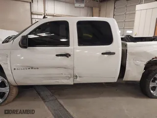 2007 Chevrolet Silverado 1500 LT w/1LT with VIN 3GCEK13M87G511191, listed as a IAAI auction lot 41370943 with 239,378 mi miles. Bid and sale history available at carsss.com. Image 14.