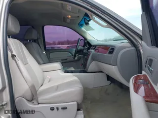 2009 Chevrolet Silverado 1500 LTZ with VIN 3GCEK33M29G254317, listed as a IAAI auction lot 41700617 with 163,950 mi miles. Bid and sale history available at carsss.com. Image 5.