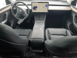 2024 Tesla Model Y Long Range with VIN 7SAYGAEE0RF184074, listed as a Copart auction lot 44333645 with 11,403 mi miles and Salvage Title. Bid and sale history available at DreamBid. Image 8.