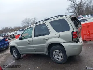 2005 Mercury Mariner Luxury with VIN 4M2YU57175DJ05986, listed as a IAAI auction lot 41713180 with 243,682 mi miles. Bid and sale history available at carsss.com. Image 14.