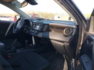 2018 Toyota RAV4 LE with VIN JTMBFREV0JJ732236, listed as a IAAI auction lot 41913555 with 60,432 mi miles. Bid and sale history available at carsss.com. Image 5.