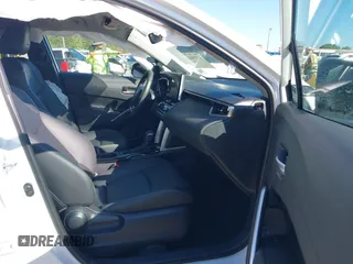2023 Toyota Corolla Cross XLE с VIN 7MUDAAAG7PV037902, выставлен на аукционе IAAI как лот 42184134 с пробегом 17 643 миль миль и . История ставок и продаж доступна на DreamBid. Изображение 5.