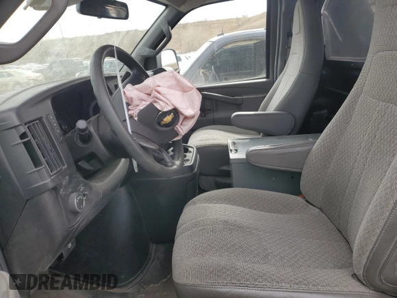 2019 Chevrolet Express Cargo with VIN 1GCWGAFP7K1185578, listed as a Copart auction lot 50901655 with 104,755 mi miles and Salvage title. Bid and sale history available at DreamBid. Image 7.
