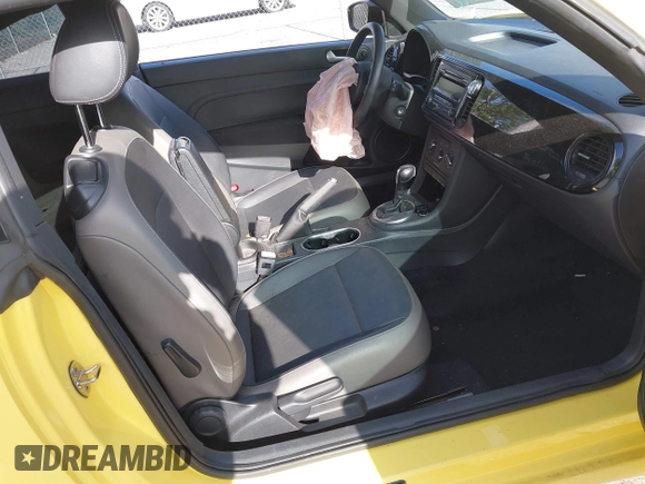 2015 Volkswagen Beetle Fleet Edition with VIN 3VWF17AT6FM641987, listed as a IAAI auction lot 41964021 with 87,818 mi miles and . Bid and sale history available at DreamBid. Image 5.