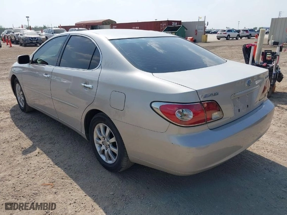 2002 Lexus ES 300 with VIN JTHBF30GX25023800, listed as a IAAI auction lot 41975860 with 212,282 mi miles. Bid and sale history available at carsss.com. Image 3.