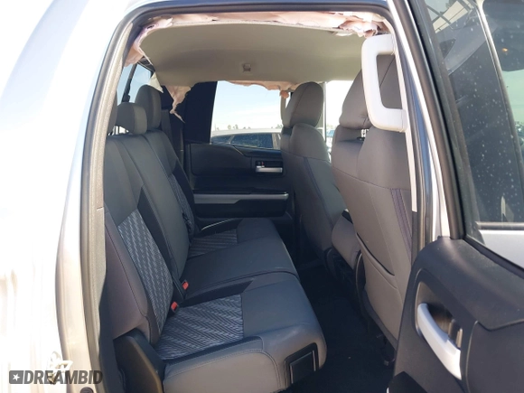 2018 Toyota Tundra 2WD SR with VIN 5TFRM5F11JX131505, listed as a IAAI auction lot 41244160 with 73,799 mi miles. Bid and sale history available at carsss.com. Image 8.