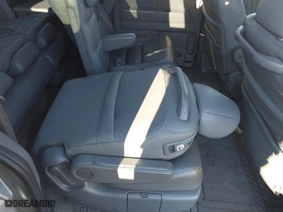 2007 Honda Odyssey EX-L with VIN 5FNRL38687B435062, listed as a IAAI auction lot 41580230 with 93,838 mi miles. Bid and sale history available at carsss.com. Image 8.