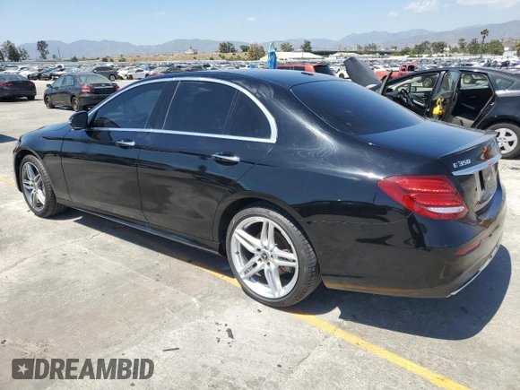 2020 Mercedes-Benz E 350 z VIN W1KZF8DB9LA809419, wystawiony jako Copart lot #57158485 z przebiegiem 61 201 mil mil oraz Szkoda całkowita • Salvage title. Historia ofert i sprzedaży dostępna na DreamBid. Obrazek 2.