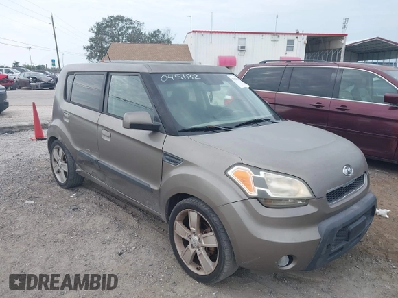 2010 Kia Soul + with VIN KNDJT2A22A7045182, listed as a IAAI auction lot 41322297 with 178,817 mi miles. Bid and sale history available at carsss.com. Image 1.