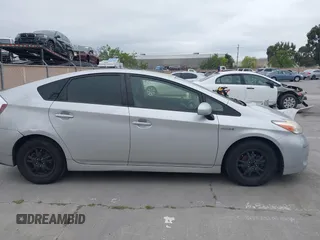 2014 Toyota Prius Four with VIN JTDKN3DU4E1748583, listed as a IAAI auction lot 42044872 with 215,032 mi miles. Bid and sale history available at carsss.com. Image 13.