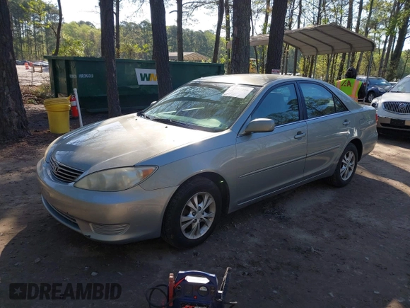 2005 Toyota Camry LE with VIN 4T1BF32K25U612669, listed as a IAAI auction lot 41987399 with 315,639 mi miles and . Bid and sale history available at DreamBid. Image 2.