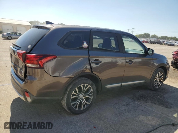 2018 Mitsubishi Outlander ES with VIN JA4AZ3A38JZ013798, listed as a Copart auction lot 62753915 with 111,069 mi miles and Salvage title. Bid and sale history available at DreamBid. Image 3.