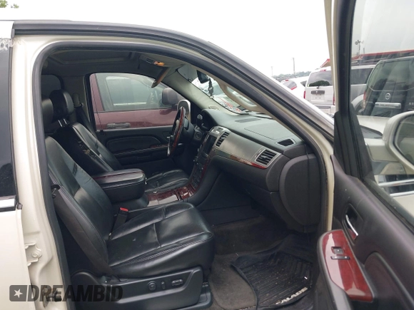 2007 Cadillac Escalade ESV с VIN 1GYFK66847R416492, выставлен на аукционе IAAI как лот 42285359 с пробегом 226 787 миль миль и . История ставок и продаж доступна на DreamBid. Изображение 5.