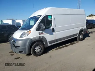 2018 Ram ProMaster Cargo z VIN 3C6TRVDG0JE105628, wystawiony jako Copart lot #45993575 z przebiegiem 135 581 mil mil oraz Szkody całkowita. Historia ofert i sprzedaży dostępna na DreamBid. Obrazek 1.