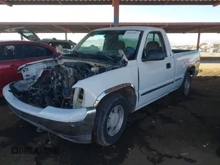 2000 GMC Sierra 1500 SL with VIN 1GTEC14V1YZ331363, listed as a IAAI auction lot 41652287 with Not provided miles and . Bid and sale history available at DreamBid. Image 17.
