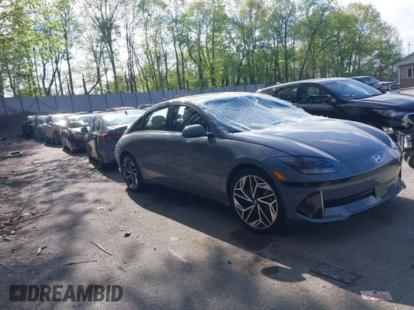 2024 Hyundai Ioniq 6 SEL z VIN KMHM34AC0RA076572, wystawiony jako IAAI lot #42188178 z przebiegiem 1 828 mil mil oraz . Historia ofert i sprzedaży dostępna na DreamBid. Obrazek 1.