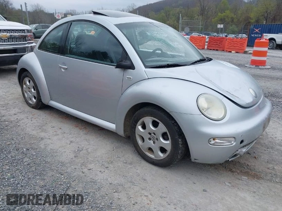 2003 Volkswagen New Beetle Coupe GLS with VIN 3VWCK21C53M418158, listed as a IAAI auction lot 42002620 with 133,086 mi miles. Bid and sale history available at carsss.com. Image 1.