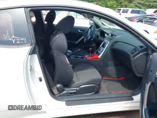 2010 Hyundai Genesis Coupe with VIN KMHHT6KD3AU033898, listed as a IAAI auction lot 42539696 with 209,175 mi miles and . Bid and sale history available at DreamBid. Image 5.