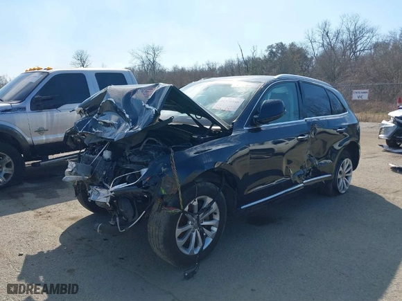 2015 Audi Q5 Premium with VIN WA1CFAFP6FA129539, listed as a IAAI auction lot 41378948 with 207,889 mi miles. Bid and sale history available at carsss.com. Image 2.