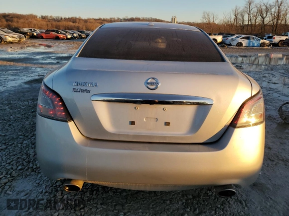 2013 Nissan Maxima SV z VIN 1N4AA5AP1DC845962, wystawiony jako Copart lot #42774855 z przebiegiem 141 221 mil mil oraz Szkoda całkowita • Salvage title. Historia ofert i sprzedaży dostępna na DreamBid. Obrazek 6.