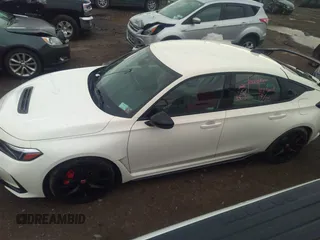 2023 Honda Civic Type R z VIN JHMFL5G45PX002284, wystawiony jako IAAI lot #38295791 z przebiegiem 3303 mil mil oraz . Historia ofert i sprzedaży dostępna na DreamBid. Obrazek 15.