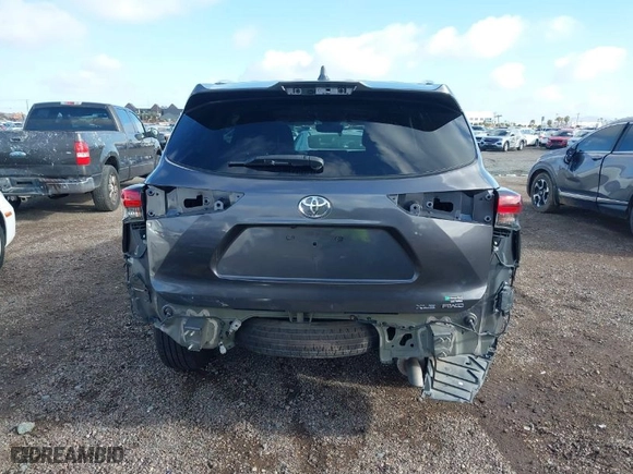 2021 Toyota Highlander XLE with VIN 5TDGZRBH7MS121493, listed as a IAAI auction lot 41794838 with 68,636 mi miles. Bid and sale history available at carsss.com. Image 17.