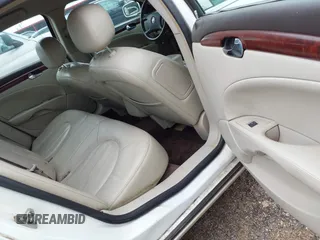 2007 Buick Lucerne V6 CXL with VIN 1G4HD57287U225633, listed as a IAAI auction lot 42116371 with 172,489 mi miles. Bid and sale history available at carsss.com. Image 8.