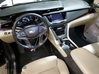 2019 Cadillac XT5 Luxury AWD z VIN 1GYKNDRS7KZ160956, wystawiony jako Copart lot #57154785 z przebiegiem 74 937 mil mil oraz Szkoda całkowita • Salvage title. Historia ofert i sprzedaży dostępna na DreamBid. Obrazek 8.