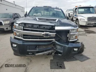 2018 Chevrolet Silverado 3500HD High Country with VIN 1GC4K1EY7JF108484, listed as a Copart auction lot 87854835 with 88,518 mi miles and Salvage Title. Bid and sale history available at DreamBid. Image 5.