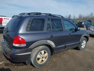 2005 Hyundai Santa Fe GLS with VIN KM8SC73D55U965052, listed as a IAAI auction lot 42124944 with 117,178 mi miles. Bid and sale history available at carsss.com. Image 4.