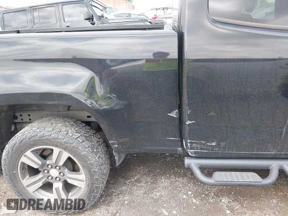2018 Chevrolet Colorado 2WD Work Truck with VIN 1GCHSBEA9J1111958, listed as a IAAI auction lot 42097850 with 91,562 mi miles. Bid and sale history available at carsss.com. Image 6.