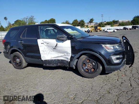 2017 Ford Police Interceptor Utility z VIN 1FM5K8AR4HGB93019, wystawiony jako Copart lot #54857095 z przebiegiem Nie podano mil oraz Czysty tytuł • Clean title. Historia ofert i sprzedaży dostępna na DreamBid. Obrazek 4.
