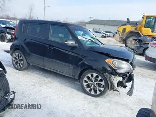 2013 Kia Soul ! with VIN KNDJT2A64D7753165, listed as a IAAI auction lot 41315398 with 105,631 mi miles. Bid and sale history available at carsss.com. Image 1.