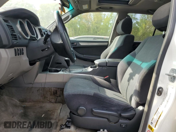 2004 Toyota 4Runner SR5 with VIN JTEBU14RX40029339, listed as a Copart auction lot 53664885 with 209,879 mi miles and Salvage Title. Bid and sale history available at DreamBid. Image 7.