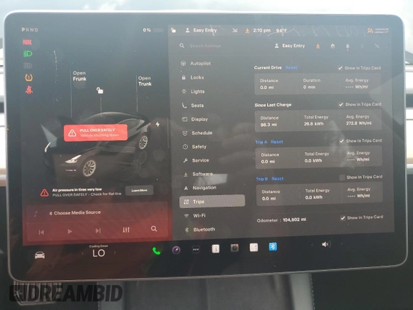 2023 Tesla Model 3 z VIN 5YJ3E1EAXPF451972, wystawiony jako Copart lot #60165475 z przebiegiem 104 902 mil mil oraz Czysty tytuł • Clean title. Historia ofert i sprzedaży dostępna na DreamBid. Obrazek 9.