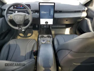 2024 Ford Mustang Mach-E Premium с VIN 3FMTK3SU3RMA33010, выставлен на аукционе Copart как лот 65359905 с пробегом 6 130 миль миль и Списание • Salvage title. История ставок и продаж доступна на DreamBid. Изображение 8.