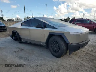 2024 Tesla Cybertruck Cyberbeast z VIN 7G2CEHEE6RA026631, wystawiony jako Copart lot #43527875 z przebiegiem Nie podano mil oraz Szkoda całkowita • Salvage title. Historia ofert i sprzedaży dostępna na DreamBid. Obrazek 4.