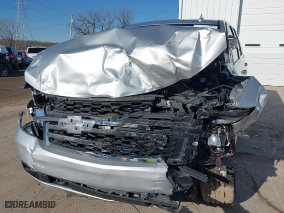 2018 Chevrolet Tahoe Commercial with VIN 1GNSKDEC1JR340887, listed as a IAAI auction lot 41044038 with 99,500 mi miles. Bid and sale history available at carsss.com. Image 6.