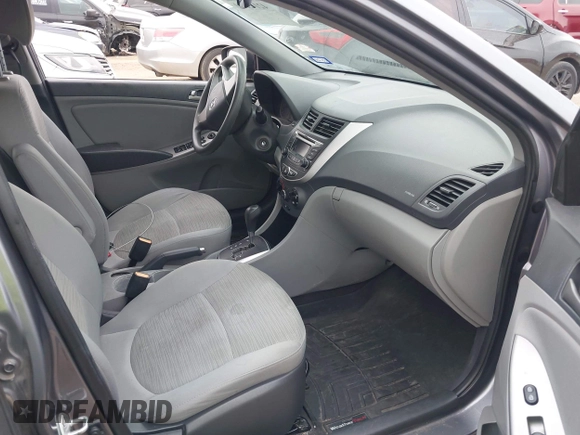 2016 Hyundai Accent SE z VIN KMHCT4AE9GU967632, wystawiony jako IAAI lot #42145390 z przebiegiem 89 350 mil mil oraz . Historia ofert i sprzedaży dostępna na DreamBid. Obrazek 5.