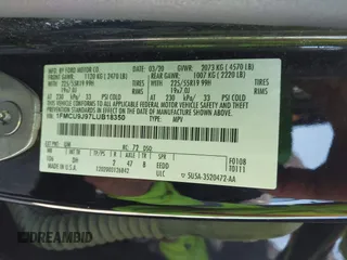 2020 Ford Escape Titanium z VIN 1FMCU9J97LUB18350, wystawiony jako IAAI lot #42574736 z przebiegiem 82 551 mil mil oraz . Historia ofert i sprzedaży dostępna na DreamBid. Obrazek 9.