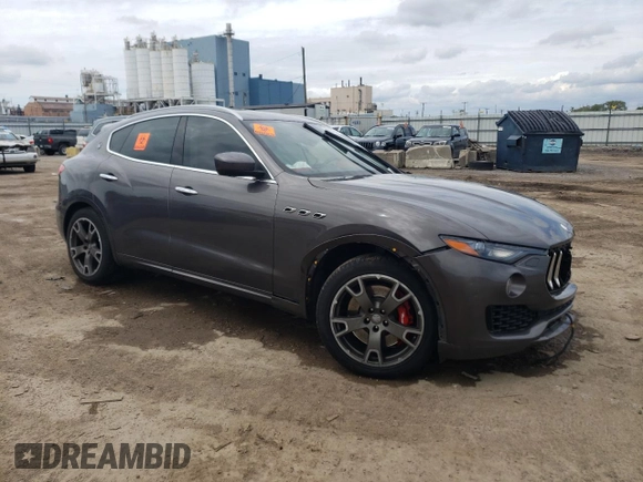 2017 Maserati Levante S z VIN ZN661YUS3HX196812, wystawiony jako Copart lot #69257744 z przebiegiem Nie podano mil oraz Szkoda całkowita • Salvage title. Historia ofert i sprzedaży dostępna na DreamBid. Obrazek 4.