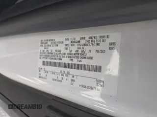 2019 Ford Transit z VIN 1FTYR1YG6KKA31664, wystawiony jako IAAI lot #42004855 z przebiegiem 132 828 mil mil oraz . Historia ofert i sprzedaży dostępna na DreamBid. Obrazek 9.