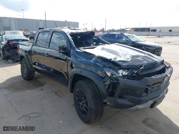 2024 Chevrolet Colorado 4WD Trail Boss with VIN 1GCPTEEK2R1271131, listed as a IAAI auction lot 41487197 with 1 mi miles. Bid and sale history available at carsss.com. Image 1.