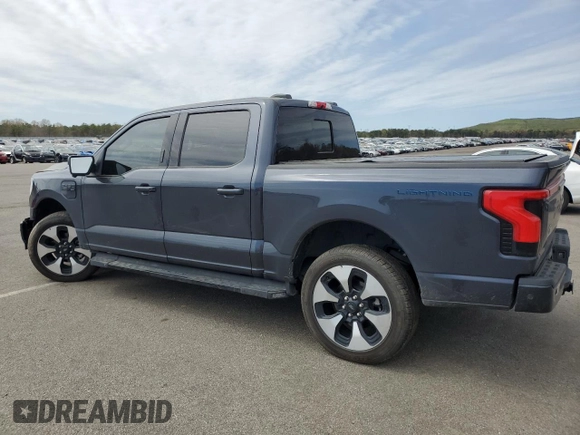 2022 Ford F-150 Lightning Pro z VIN 1FT6W1EV7NWG10601, wystawiony jako Copart lot #55057445 z przebiegiem Nie podano mil oraz Szkoda całkowita • Salvage title. Historia ofert i sprzedaży dostępna na DreamBid. Obrazek 2.