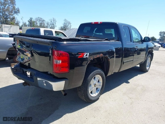 2011 Chevrolet Silverado 1500 LT with VIN 1GCRKSE3XBZ423103, listed as a IAAI auction lot 41824331 with 144,581 mi miles. Bid and sale history available at carsss.com. Image 4.