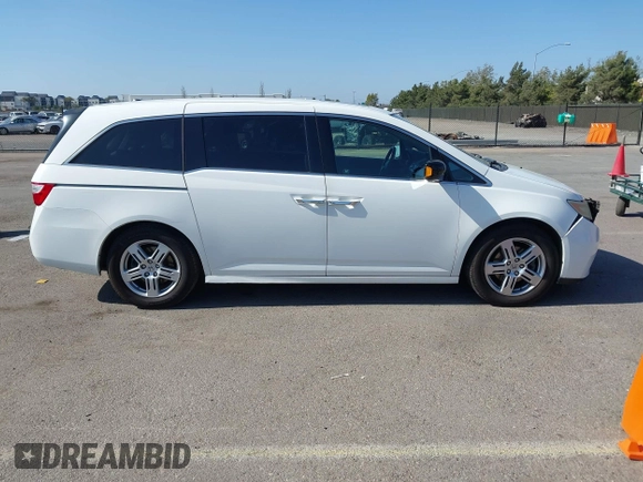 2011 Honda Odyssey Touring с VIN 5FNRL5H92BB009995, выставлен на аукционе IAAI как лот 42147249 с пробегом 139 543 миль миль и . История ставок и продаж доступна на DreamBid. Изображение 13.
